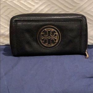 Tory burch wallet